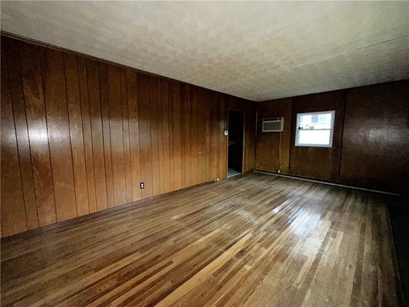 217 Sherwood Drive — photo 8