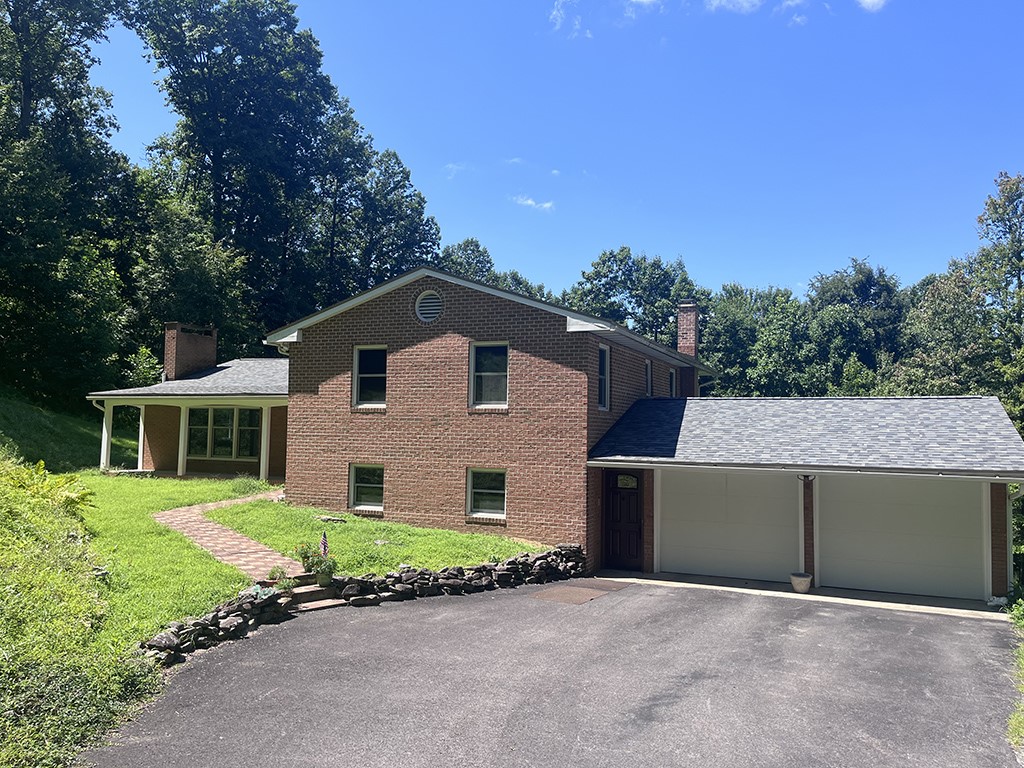 56 Gary Lane — photo 1