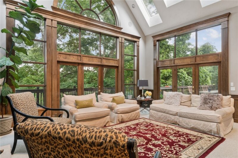 326 Red Oak Ct — photo 8