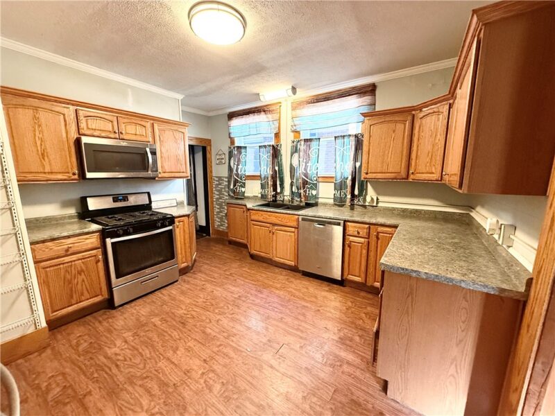 92 Euclid Ave — photo 4