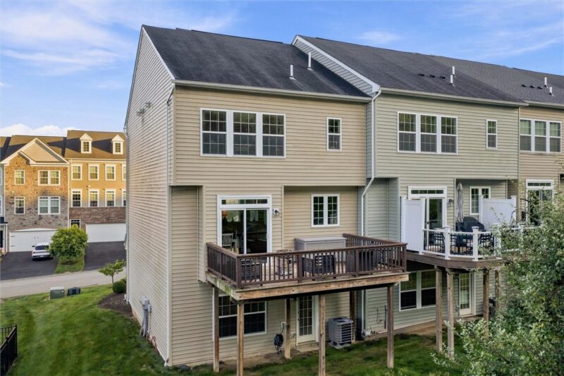 12 REMINGTON DRIVE — photo 3
