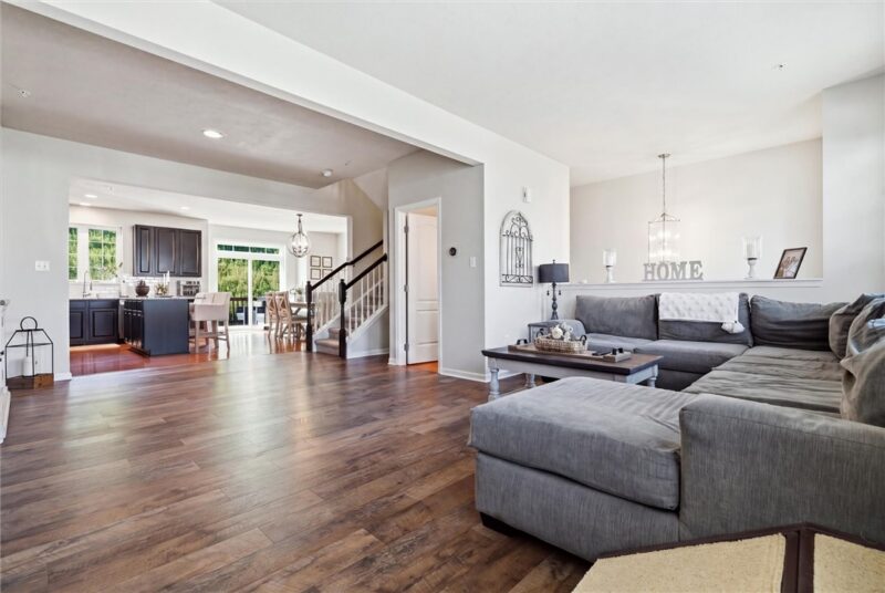 12 REMINGTON DRIVE — photo 4