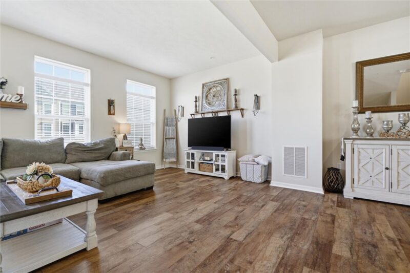 12 REMINGTON DRIVE — photo 7