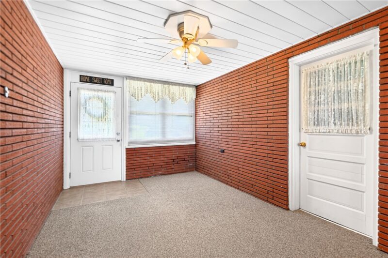 700 Stokes Drive — photo 2