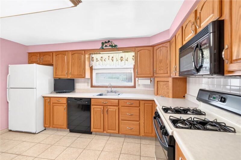 700 Stokes Drive — photo 5
