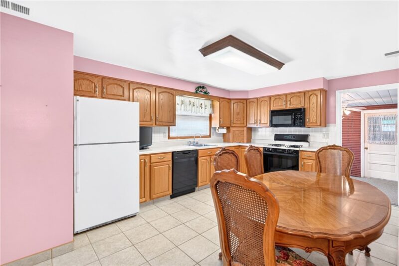 700 Stokes Drive — photo 7