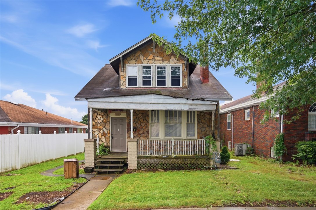 118 Kenric Ave — photo 1