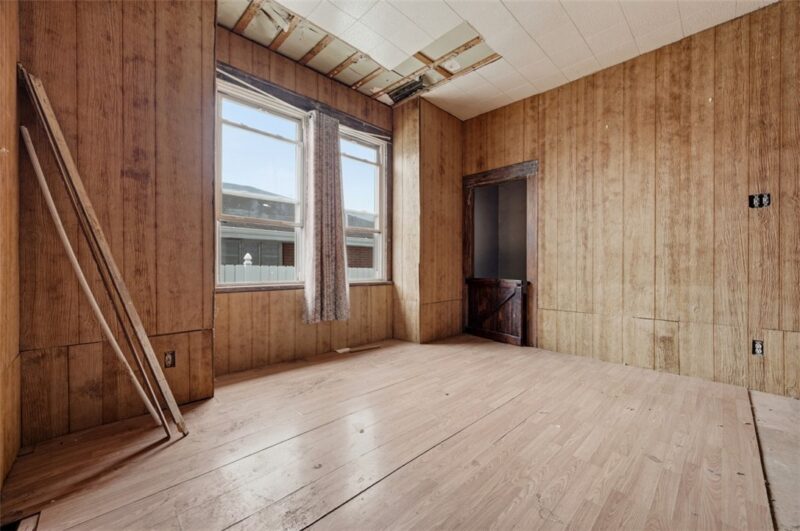118 Kenric Ave — photo 7