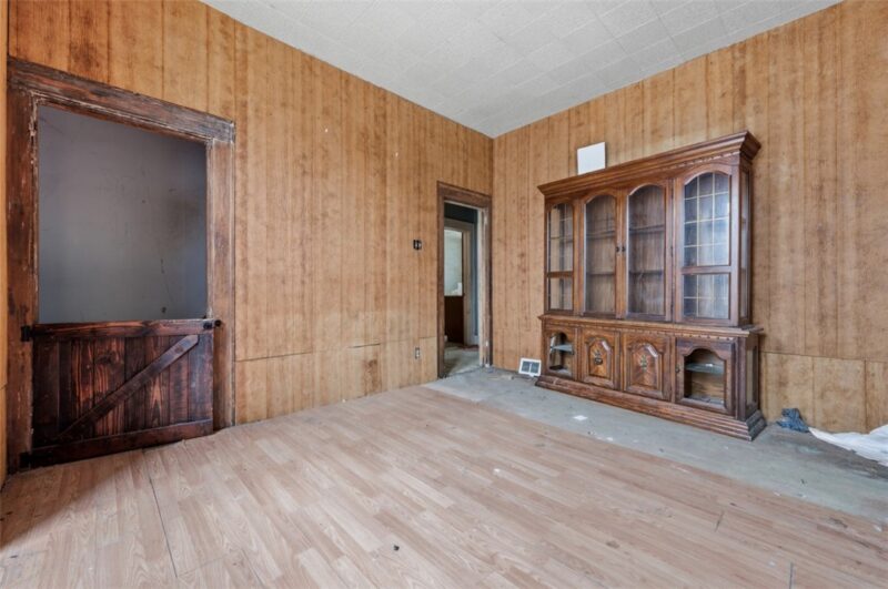118 Kenric Ave — photo 8
