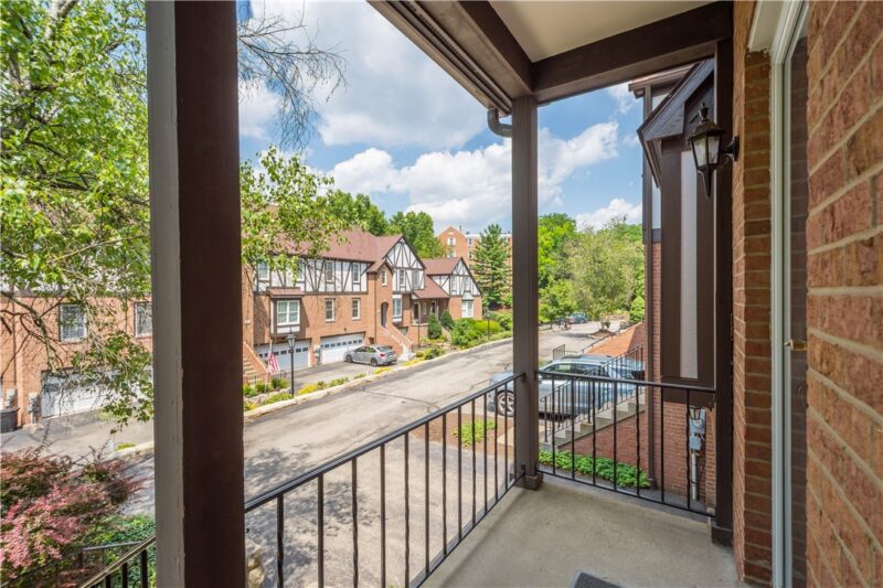 313 Kingsberry — photo 3