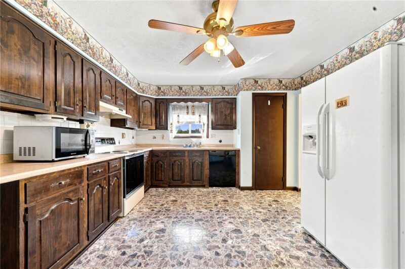 222 Dewitt Ave — photo 5
