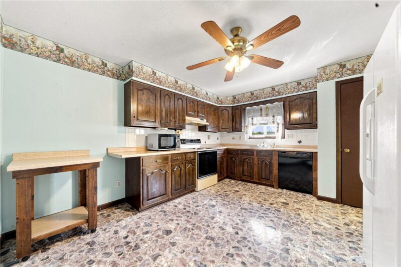 222 Dewitt Ave — photo 6