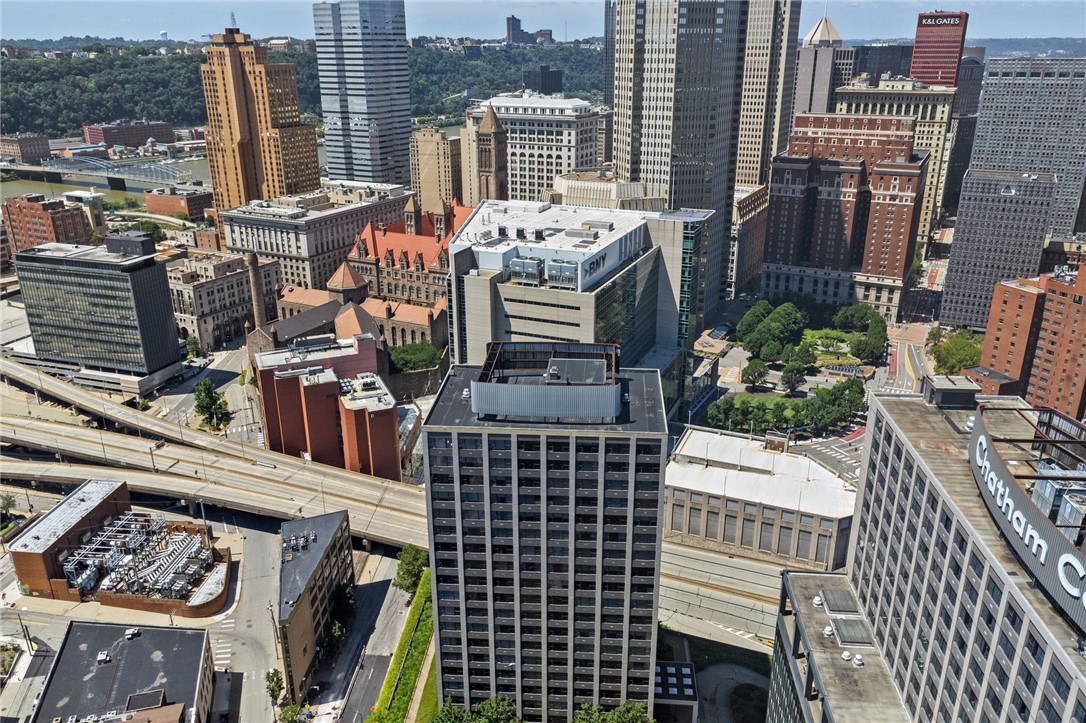 112 Washington Pl 18C — photo 1
