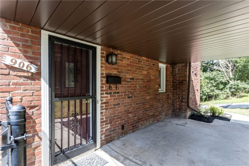 906 Lebanon Ave — photo 2