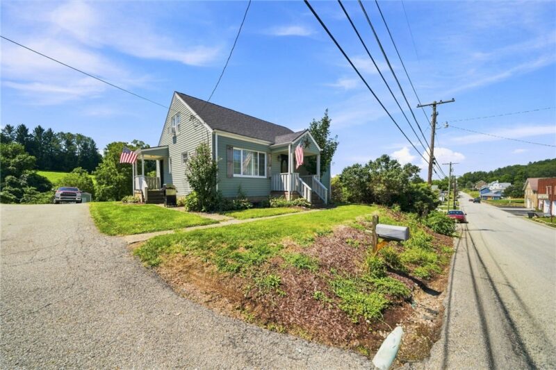 208 Stone Church Rd — photo 3