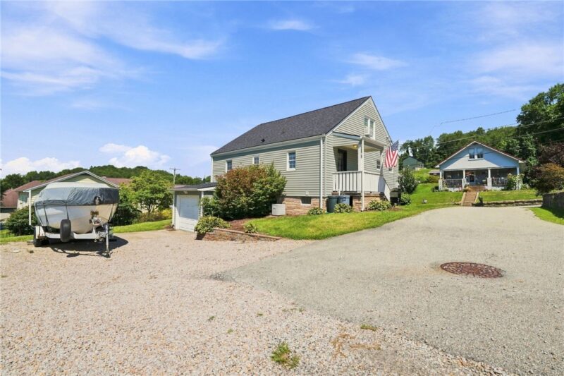 208 Stone Church Rd — photo 4