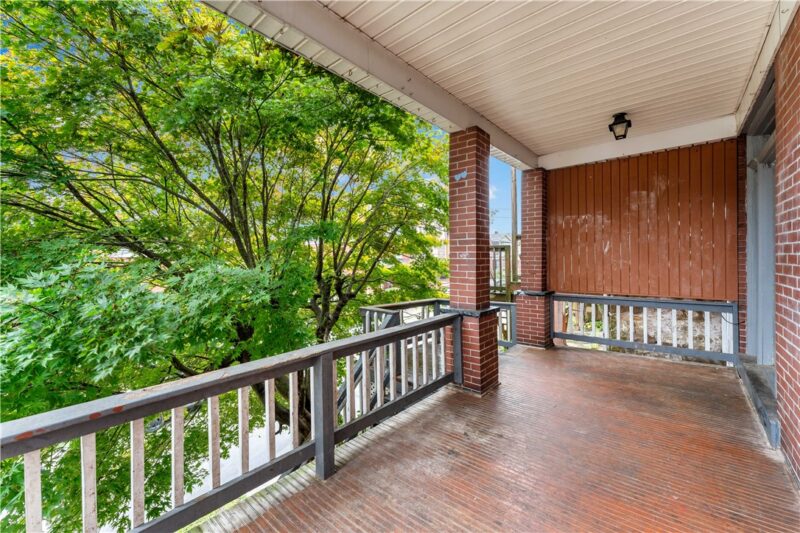 362 Kenney Ave — photo 4