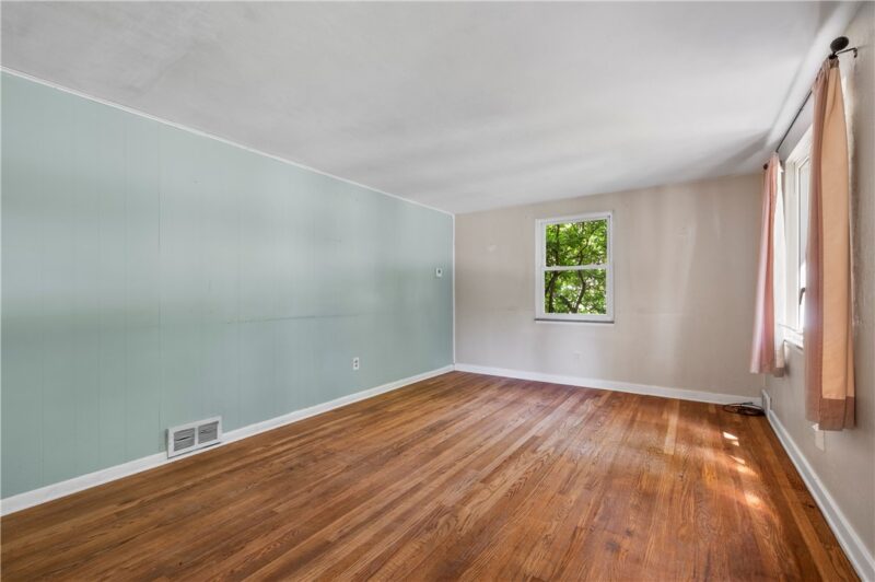 3210 Thornwood Dr — photo 2