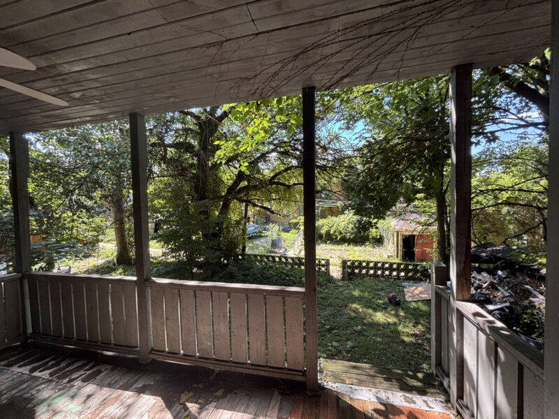 422 Charles STREET — photo 8