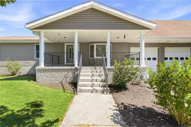 617 Stewart St — photo 2