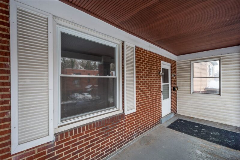 401 Lorenz Ave — photo 3