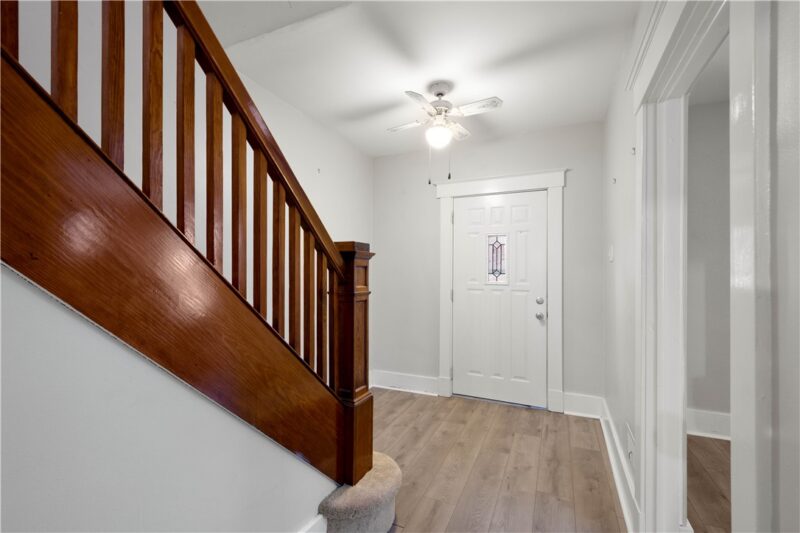 401 Lorenz Ave — photo 4