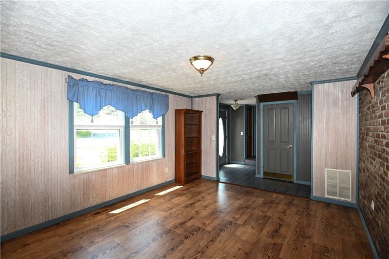 43 Woodhill Dr — photo 4