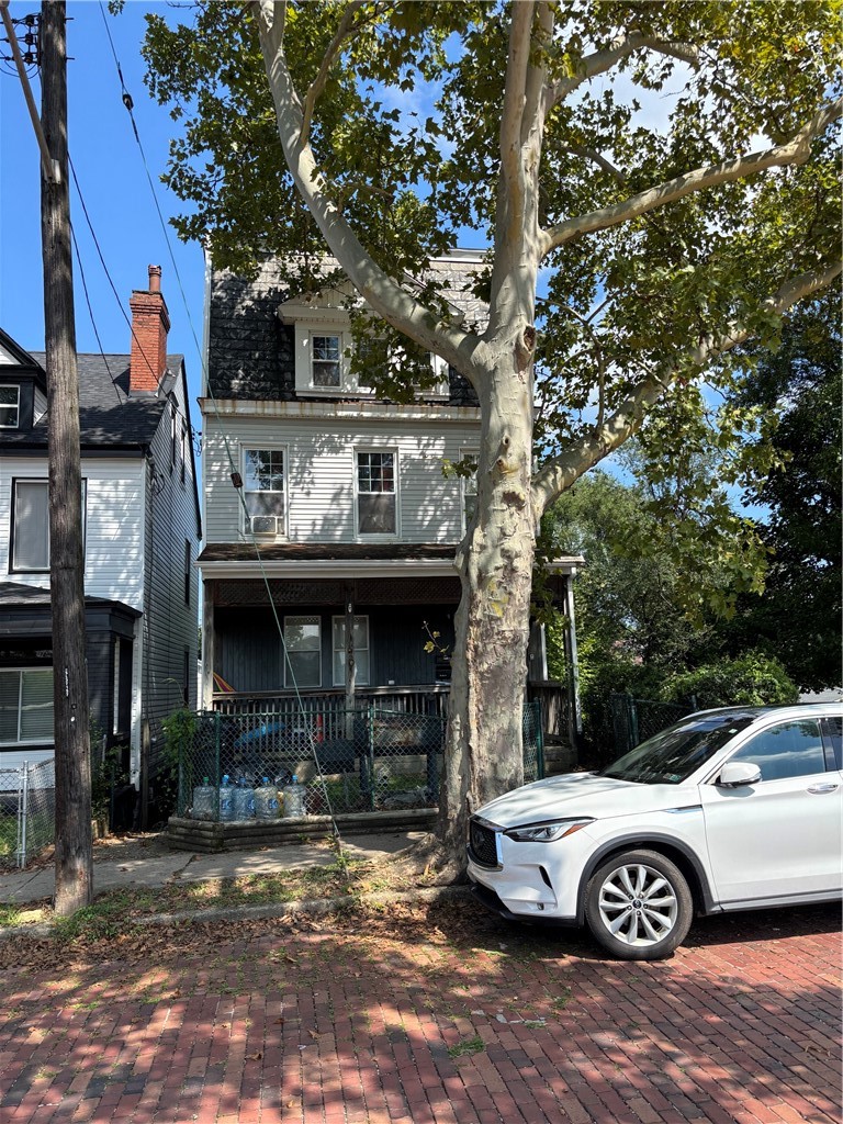 216 Langley Avenue — photo 1