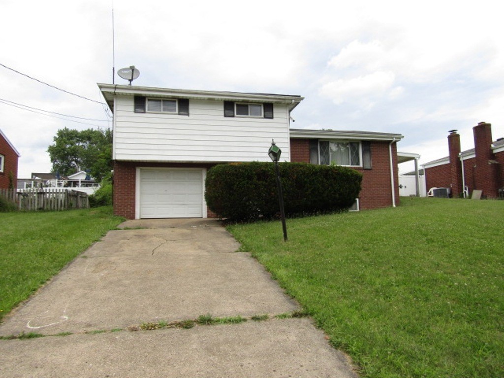 403 Oak Ave — photo 1