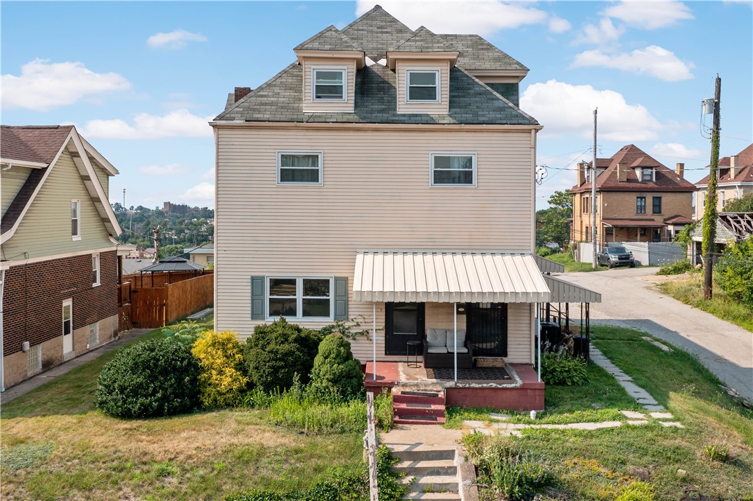 102 STEWART AVE — photo 1