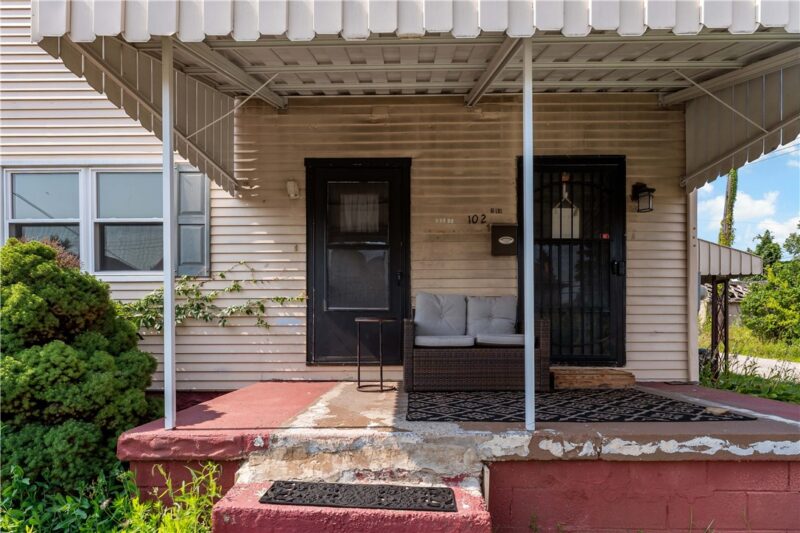 102 STEWART AVE — photo 2