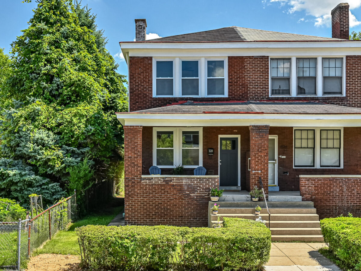 528 N St Clair STREET — photo 1