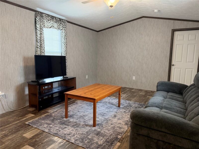 18 CHERYL LANE — photo 2