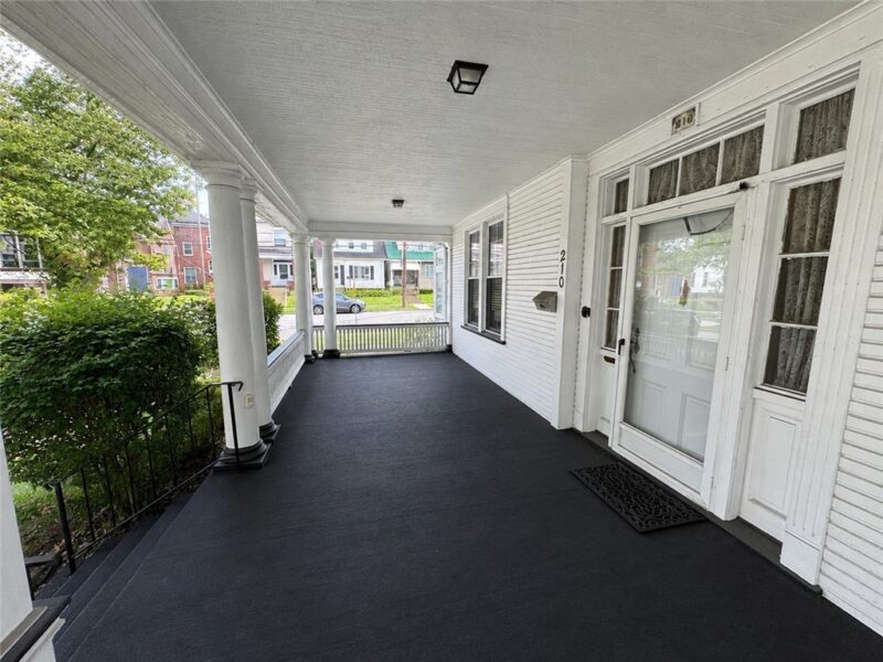 210 Washington Ave — photo 3