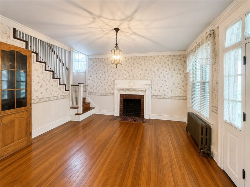 210 Washington Ave — photo 4