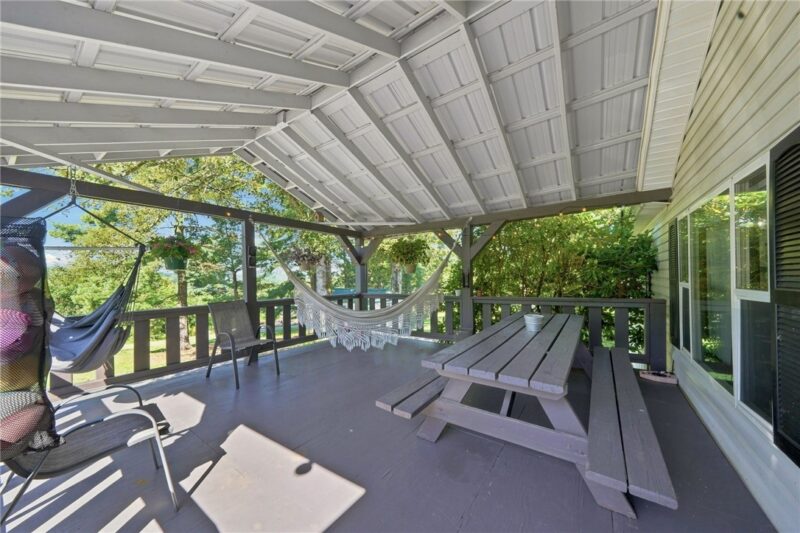 118 Francis Rd — photo 2