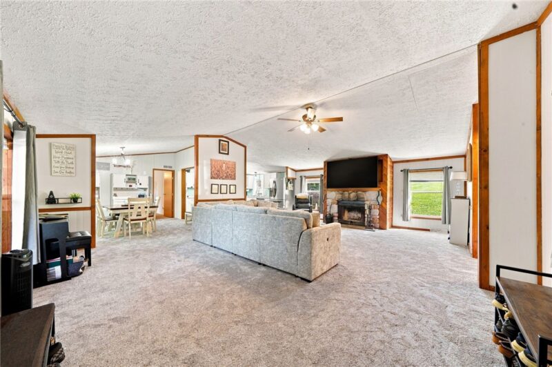 118 Francis Rd — photo 3