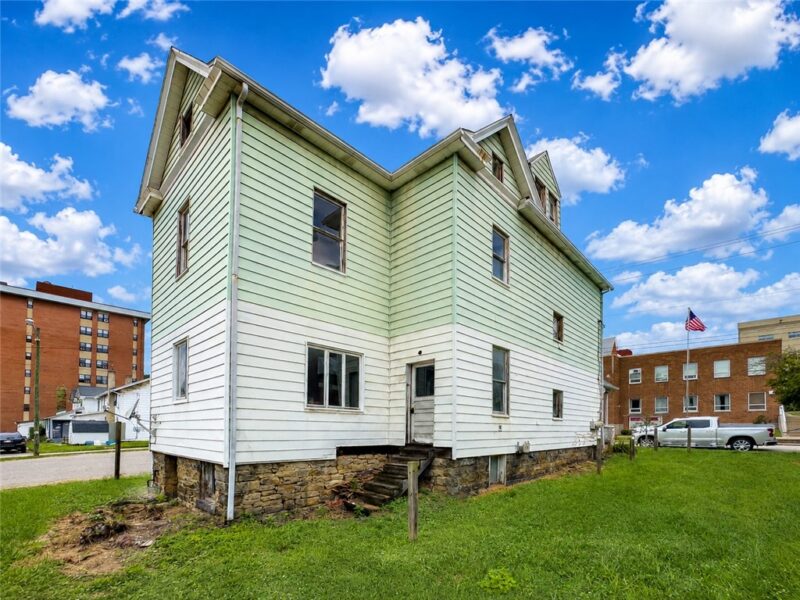 246 Main St — photo 2