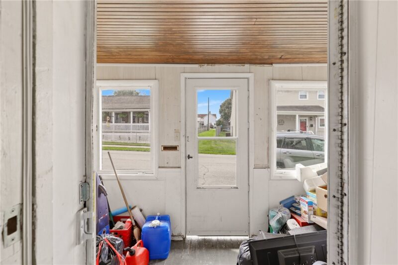 214 W Vine St — photo 3