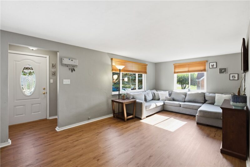 225 Bernardi Dr — photo 4