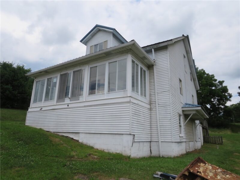 26 Campbell Dr — photo 2