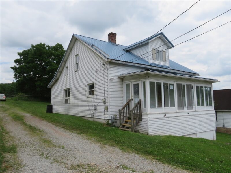 26 Campbell Dr — photo 3