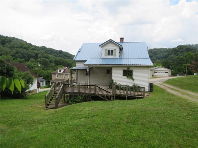 26 Campbell Dr — photo 4