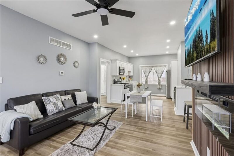 1331 Oakdene St — photo 7