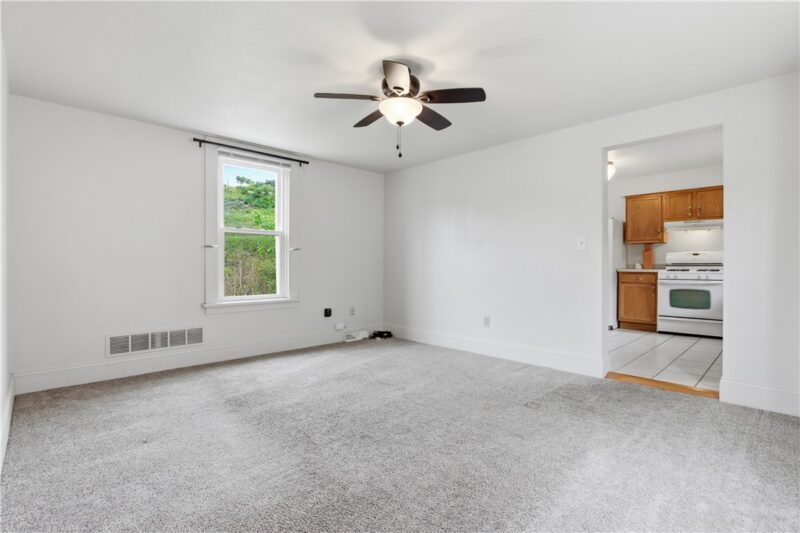 108 Katz St — photo 4