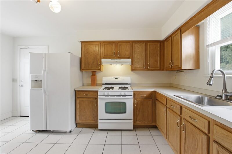108 Katz St — photo 6