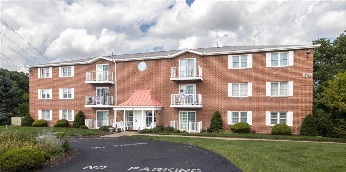 820 S Main St 303 — photo 1