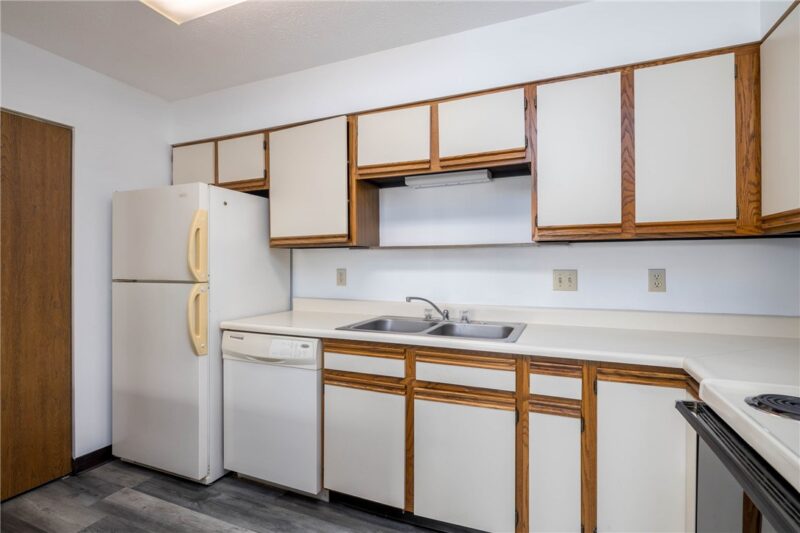 820 S Main St 303 — photo 6