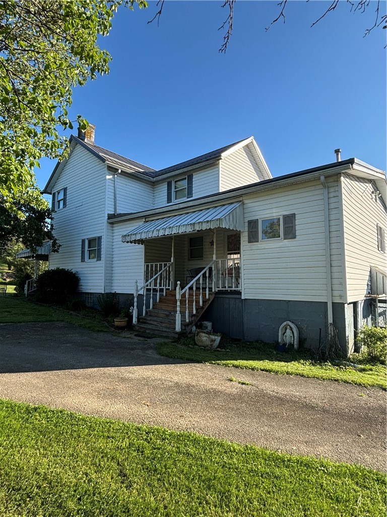 136 Hatfield Rd — photo 3