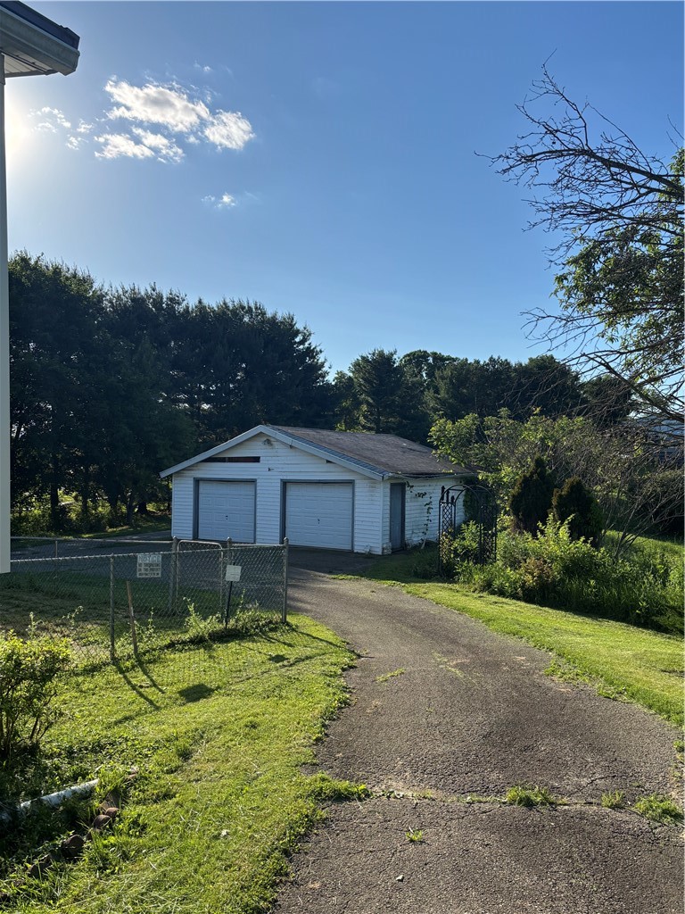 136 Hatfield Rd — photo 5